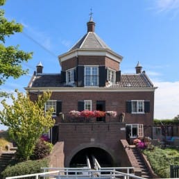 Maasdijk Oranjesluis monument